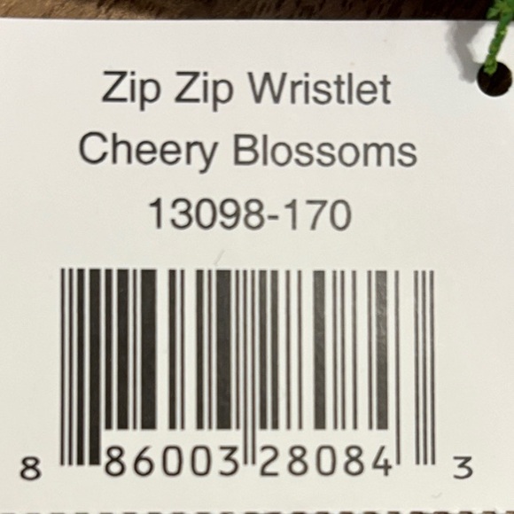 Vera Bradley Wristlet in Cherry Blossoms with Pink and Red - NEW with Tags - Picture 2 of 8